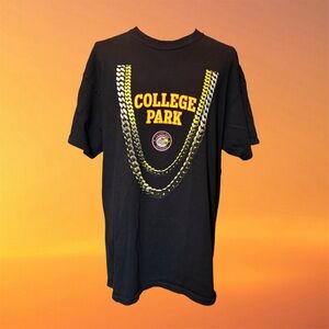 Hawks Shop Ltd. Edition Apparel Size Lg. College Park Skyhawks 2 Chains T Shirt